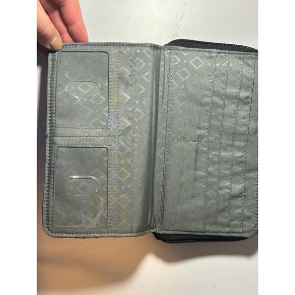 Vera Bradley RFID Turnlock Wallet in Cotton Perfectly Plaid Print NWOT - Picture 4 of 4